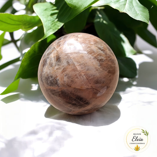 Sphère pierre de lune brune – 134g – nuances naturelles – Pierre apaisante Madagascar
