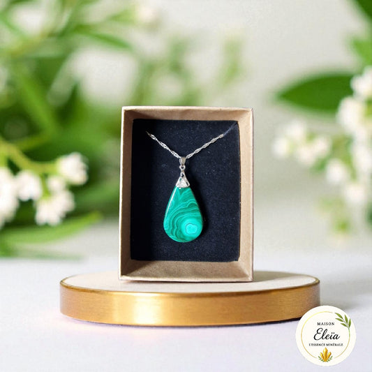 Collier Malachite Naturelle – Zircons & Acier Inoxydable – « Lumière Intemporelle »