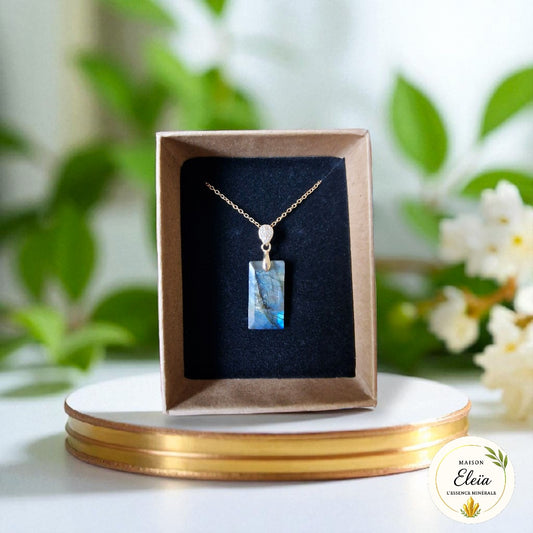 Collier Labradorite de Madagascar – Acier Inoxydable Plaqué Or – « Reflets Sacrés »