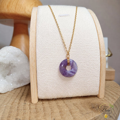Éléïna – Collier Améthyste A du Brésil en Acier Inoxydable Doré | Pendentif Donut 17 mm | Chaîne 48+5 cm