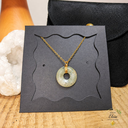Éclys – Collier Labradorite A Madagascar en Acier Inoxydable Doré | Pendentif Donut 17 mm | Chaîne 48+5cm