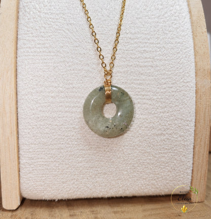 Éclys – Collier Labradorite A Madagascar en Acier Inoxydable Doré | Pendentif Donut 17 mm | Chaîne 48+5cm